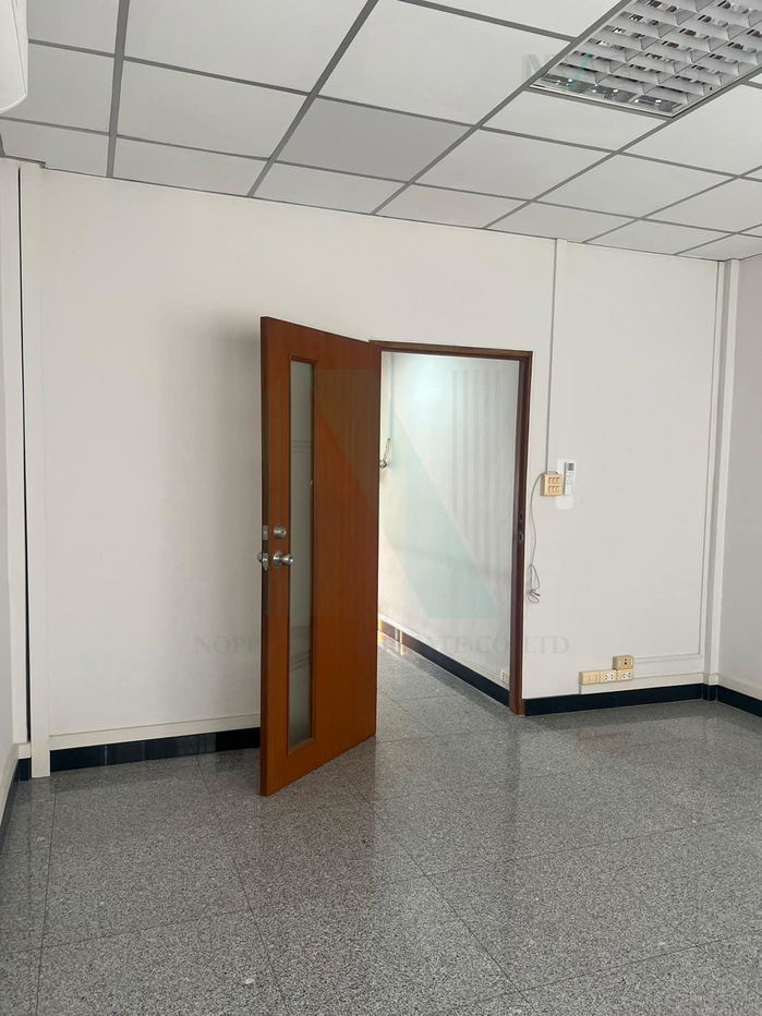 รูป 📌 ขายทาวน์เฮาส์ โครงการ ศรีวรา ทาวน์อินทาวน์ 3 ชั้น 4 ห้องนอน 3 ห้องน้ำ - รูปที่ 2/8