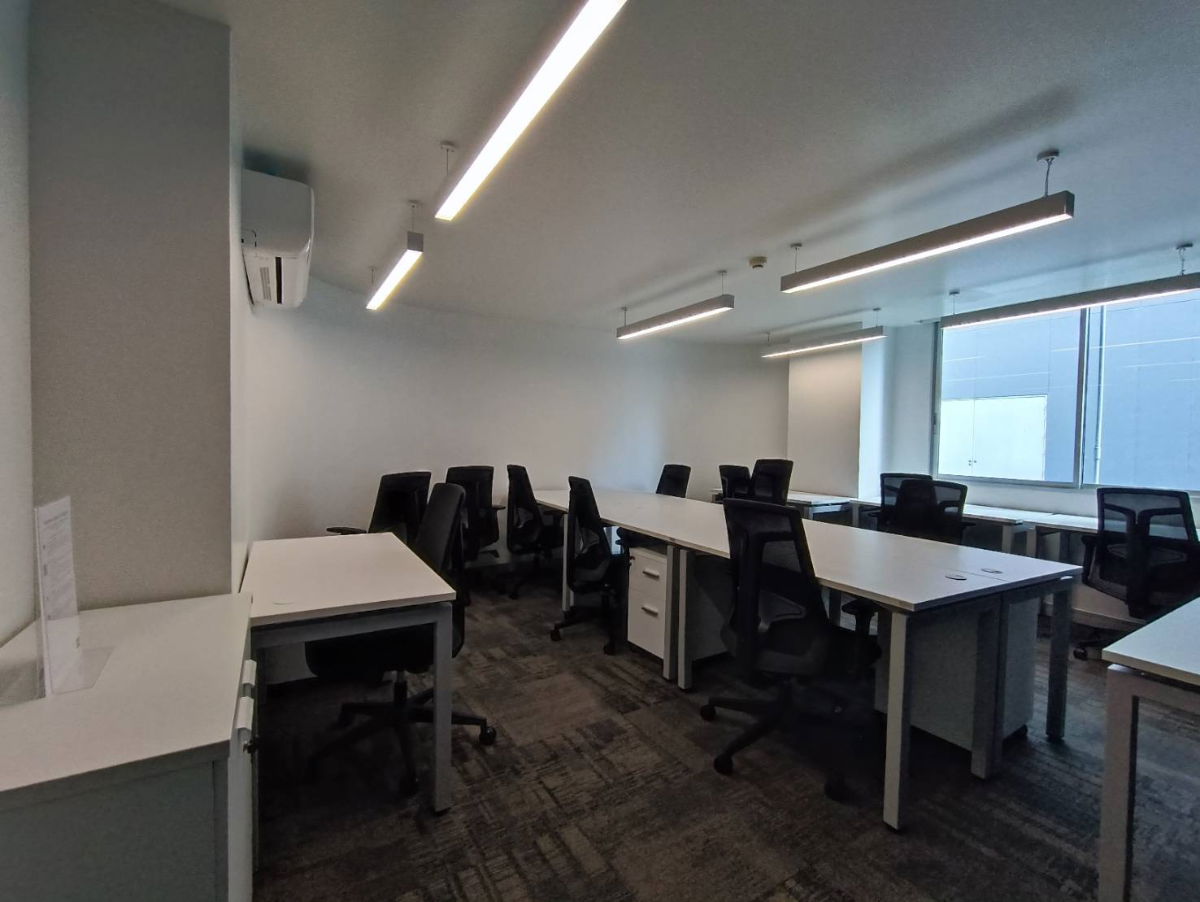 รูป ออฟฟิศ สำนักงานให้เช่า สุขุมวิท Office อาคาร บลูชิพส์ ทองหล่อ BLUE CHIPS THONGLOR สำหรับ 1-50 Workstations เริ่มต้น 10,000 บาท ใกล้รถไฟฟ้า BTSทองหล่อ - รูปที่ 17/23