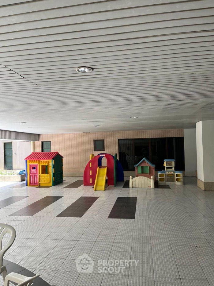 รูป คอนโด 2-ห้องนอน ที่ บ้านเพลินจิต คอนโดมิเนียม ใกล้ BTS นานา (ID 2625165) - รูปที่ 16/17