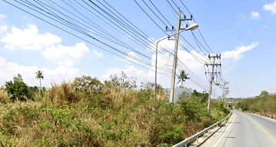 Land for sale Pluak Daeng Rayong : Industrial land for sale, zoned purple, adjacent to Amata City Industrial Estate. Rare location.