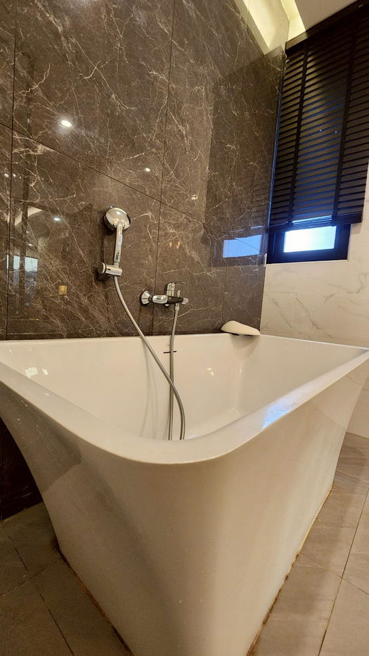 picture Fully furnished, ready to move in | Corner unit | No pets allowed | Foreign tenants welcome - 23/33