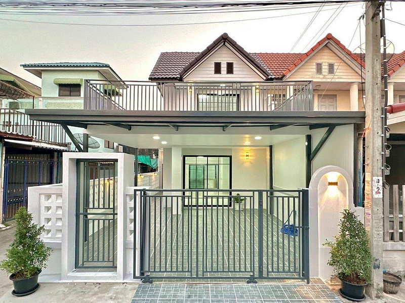 ขายทาวน์โฮม : บ้านสวย  หลังมุม  มีระเบียงหน้าบ้าน  แถมแอร์ 2 เครื่อง  #หมู่บ้านบัวทอง 4  ถนนบ้านกล้วย – ไทรน้อย  บางบัวทอง  รีโนเวทใหม่  ใกล้เซ็นทรัล เวสเกต