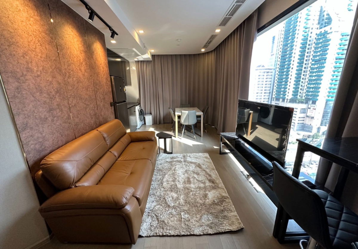 picture Ashton                        Asoke  - 1/11