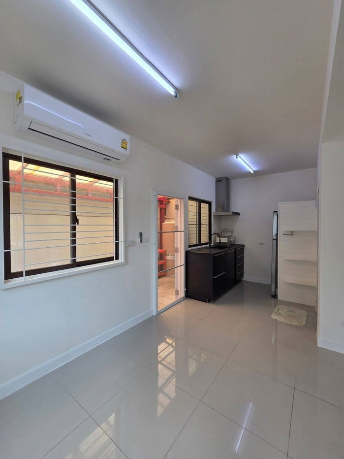 รูป 🔥 บ้านหัวมุม พร้อมอยู่ ทำเลพัฒนาการ—เข้าเมืองไว อยู่สบาย เหมาะกับครอบครัว & ต่างชาติ! 🔥 - รูปที่ 4/16