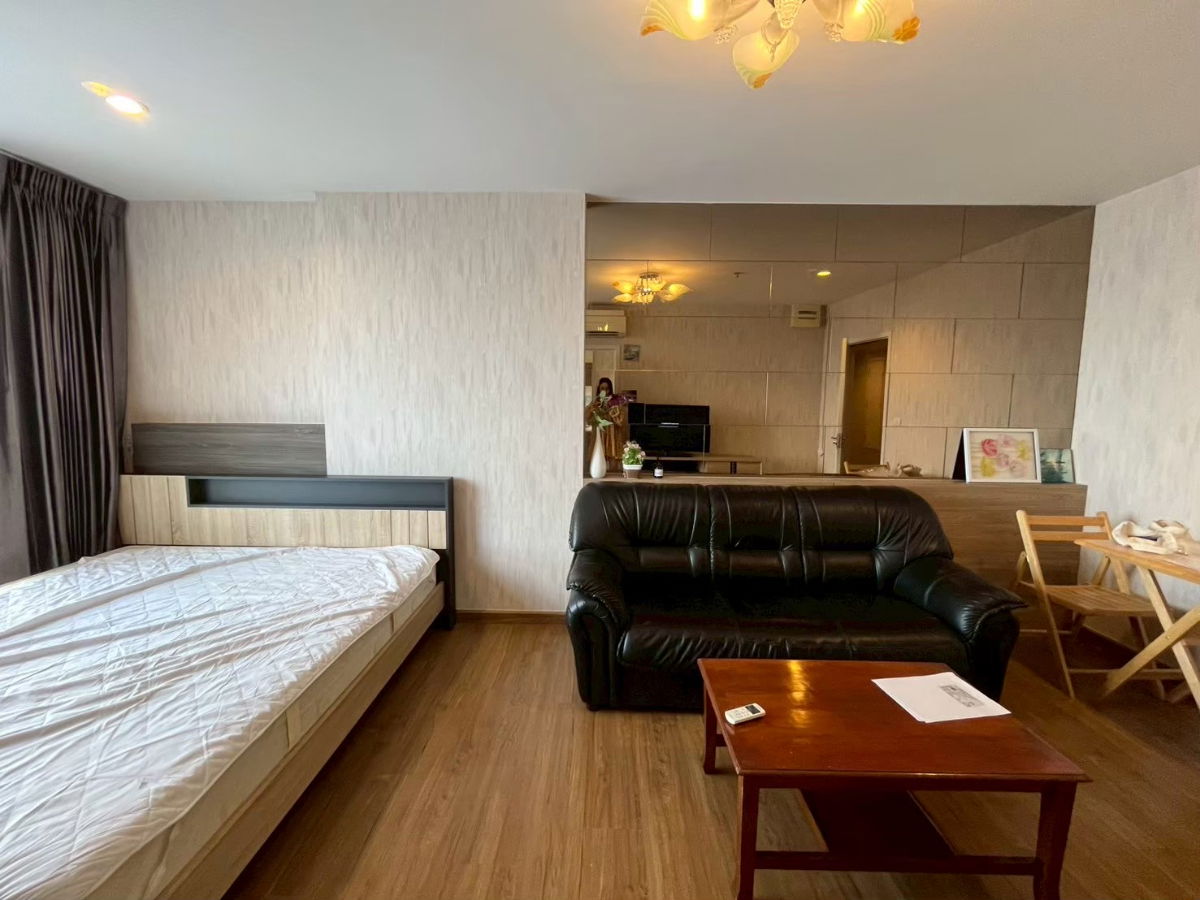 picture  The Tree Interchange. Studio 30sqm.  Available 1Mar26! Line id: @pfagent - 3/11