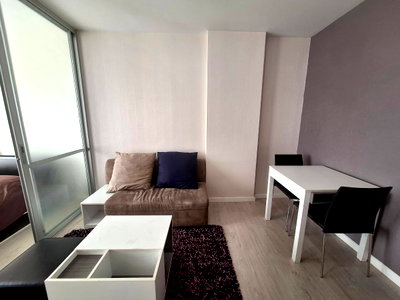 Condos for sale 700 Year Sports Arena Chiang Mai : For Sale: Dcondo Sign (Amazing Price)  Size: 30 sq.m. 7th Floor, Pool View