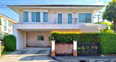 Houses for sale Chiang Mai : House for sale in Vararom Charoenmuang project (Chiang Mai - San Kamphaeng). 99 sq.wa. plot, 5 bedrooms, 4 bathrooms,  . Price 7.5 million baht.