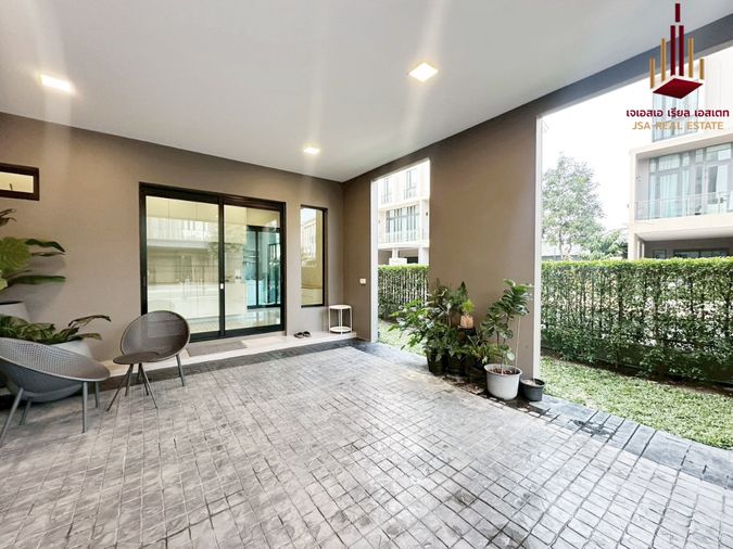 3-bed townhouse for rent, 267 sqm, 31 sq wah, Patio Ratchayothin