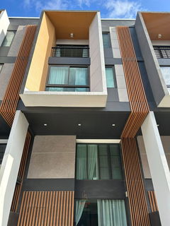 รูปภาพ RH022326 For rent: 3.5-story corner townhome at Shizen Phatthanakan 32, just 10 minutes from Thonglor.