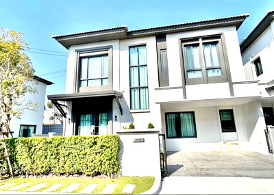 เช่าบ้านแฝด นิคมอุตสาหกรรมบางปู : ให้เช่าแกรนด์ พลีโน่ สุขุมวิท-บางนา (Grande Pleno Sukhumvit-Bangna) ใกล้เมกา บางนา