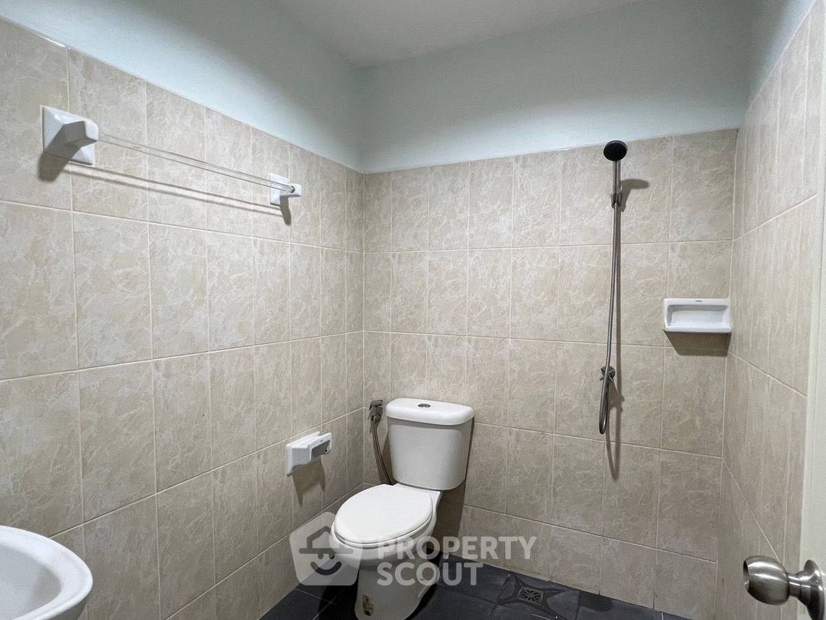 รูป ทาวน์เฮาท์ 3-ห้องนอน ใกล้ BTS อุดมสุข (ID 2044295) - รูปที่ 13/14