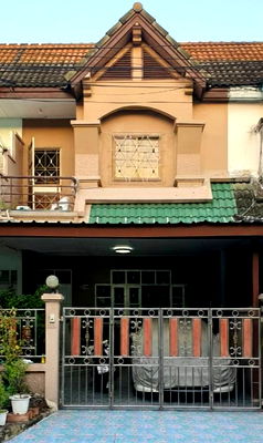 ทาวน์โฮมให้เช่า : ให้เช่าทาวน์โฮม 2 ชั้นครึ่ง หมู่บ้านรื่นฤดี รามคำแหง 180