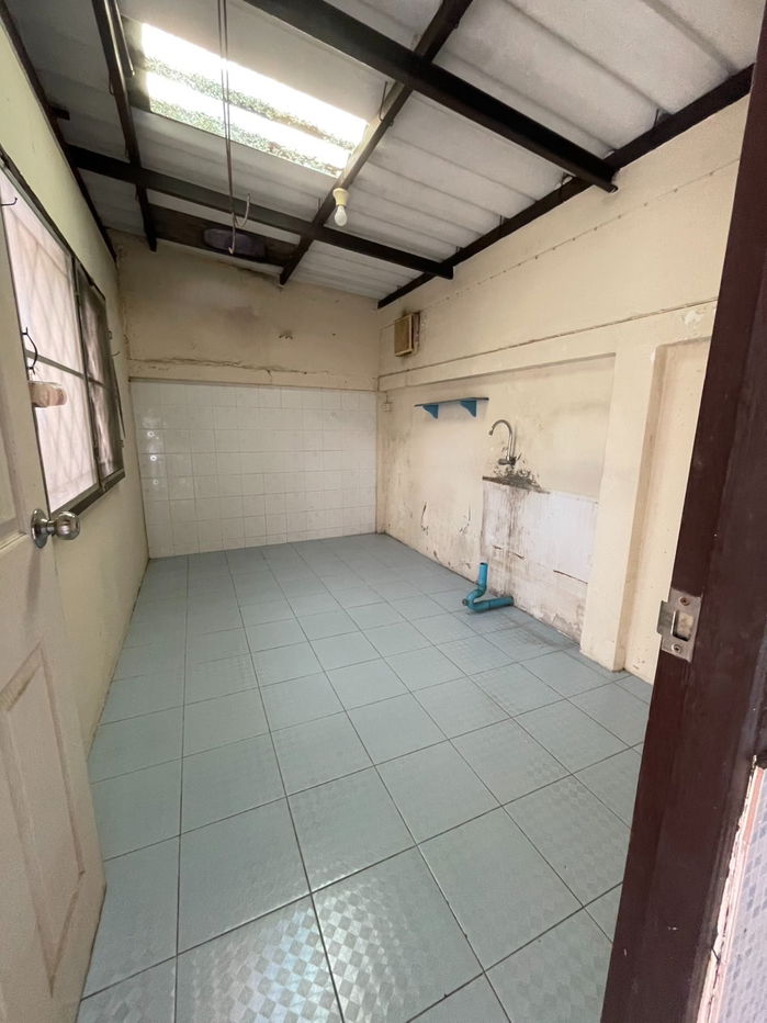 รูป ขายบ้านเดี่ยวหลังมุม หมู่บ้านวรนุช เพชรเกษม 68 แยก 31 ขายตามสภาพ ราคาต่อรองได้ ทำเลดี ใกล้ MRT บางแค - รูปที่ 8/15