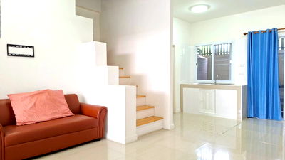 ขายทาวน์โฮม : ขายทาวน์โฮม Diya Valley Saraphi (ดีญ่า วาเล่ย์ สารภี)🏷️ ขาย 1.79 ล้าน  เนื้อที่ 17.5 ตร.ว. 3 ห้องนอน 2 ห้องน้ำ จอดรถได้ 2 คัน 