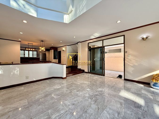 5-bed house for rent, 350 sqm, 1 sq wah, Khlong Toei