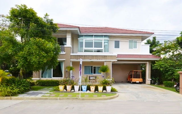 รูป ร่มเกล้า สุวรรณภูมิ ให้เช่าคฤหาสน์พลูวิลล่า 4นอน Sunroof RIS ซอยมิสทีน มอเตอร์เวย์ รับแสงธรรมชาติ 3น้ำ วิวติดสระว่ายน้ำ 70ตร.ว. - รูปที่ 1/8