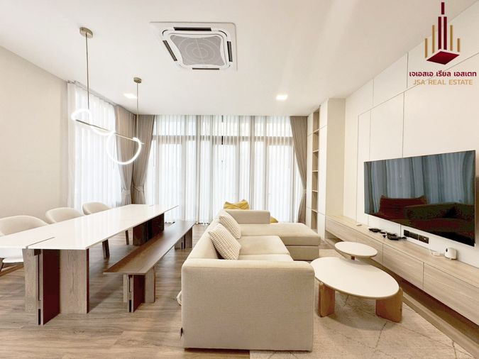 3-bed townhouse for rent, 267 sqm, 31 sq wah, Patio Ratchayothin