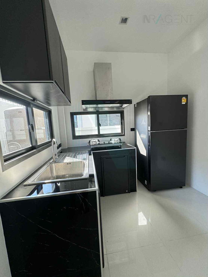 รูป ให้เช่าบ้านเดี่ยว 2 ชั้น บางกอก บูเลอวาร์ด บางนา กม.5 4 ห้องนอน 4 ห้องน้ำ - รูปที่ 4/8