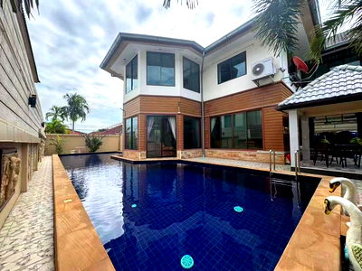 Houses for sale Lieb Tang Rodfai : Pool View Villa 4 Bedroom for sale East Pattaya