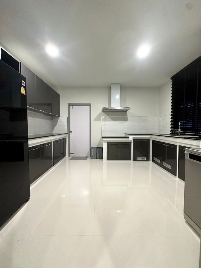 รูป ให้เช่า หรือ ขาย บ้านเดี่ยวหรู 2 ชั้น แปลงมุม สวนส่วนตัวในบ้าน  หมู่บ้าน The City ปิ่นเกล้า-บรมฯ2 ทำเลดี ติดถนนใหญ่ และตลาดสายใต้ - รูปที่ 40/53