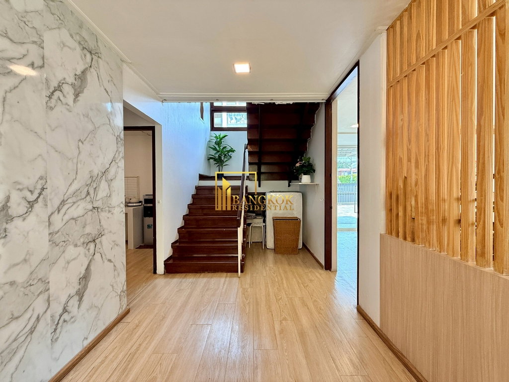 รูป Beautiful 4 Bedroom House For Rent in Ekkamai Area - BR28323SH - รูปที่ 19/46