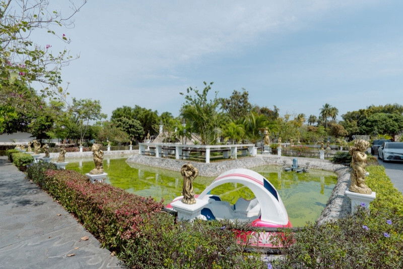 รูป บ้านเดี่ยว คฤหาสน์หรู เนื้อที่ 3-3-8.4 ไร่ บางละมุง - ชลบุรี ใกล้ มอเตอร์เวย์ - รูปที่ 38/47