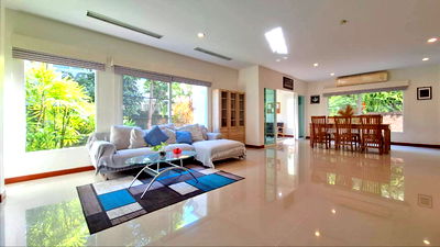 Houses for sale Chiang Mai : House for sale in Vararom Charoenmuang project(Chiang Mai - San Kamphaeng).99 sq.wa. plot,5 bedrooms,4bathrooms,1 living room,Price 8.9 million baht. 