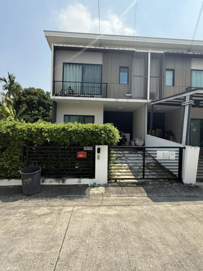 ขายทาวน์โฮม : ประกาศขายทาวน์เฮาส์ เดอะ คอนเนค รัตนาธิเบศร์ - ราชพฤกษ์ ใกล้ MRT บางรักใหญ่ หลังมุม ทำเลดี ราคาพิเศษ