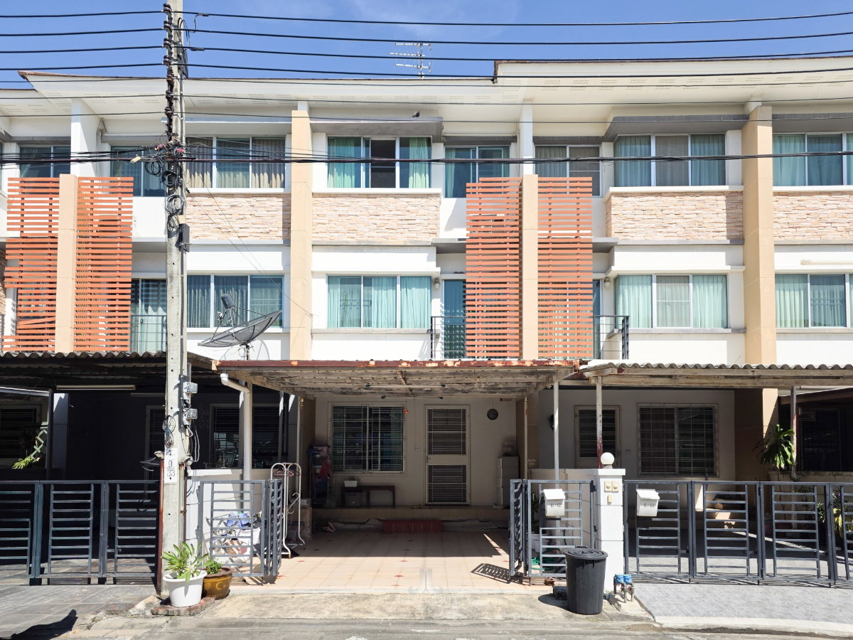 ทาวน์โฮมซอยกรุงเทพกรีฑา 7 ใกล้โรงพยาบาล 3 แห่ง เชื่อมต่อทางด่วนภายใน 10 นาที‼️