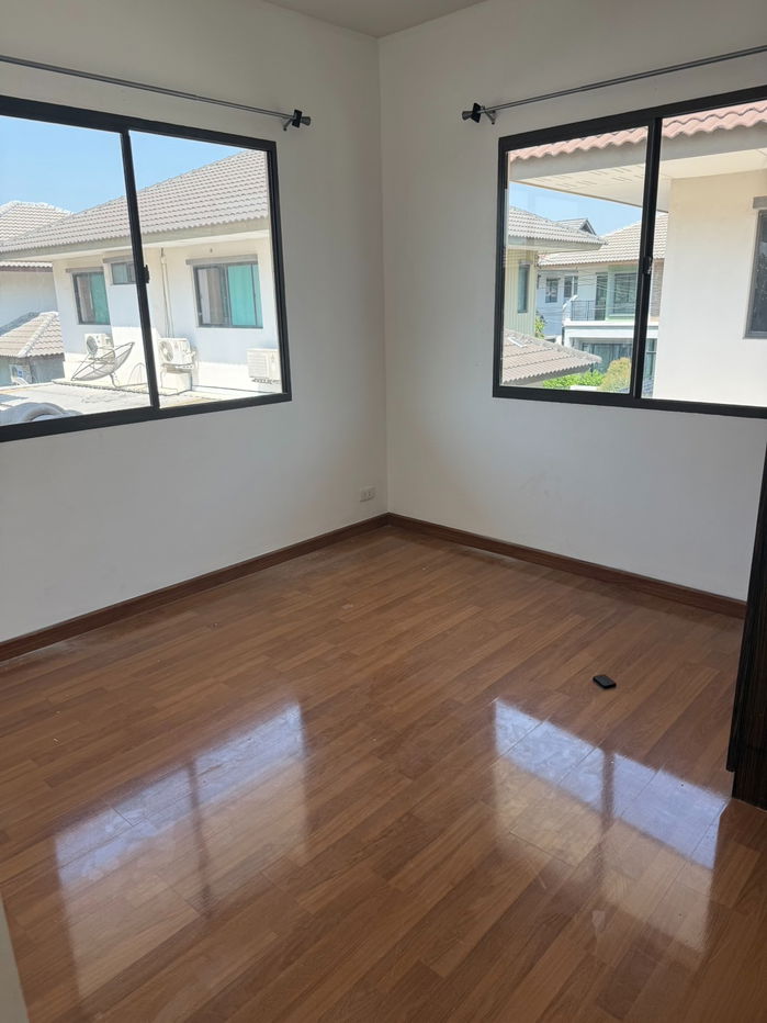 รูป H 958 ให้เช่า บ้านเดี่ยว 2 ชั้น ม.โกลเด้น​วิลเลจ​ บางนา​-กิ่ง​แก้ว สภาพดี มีเฟอร์นิเจอร์ พร้อมอยู่ ราคา 35,000 บาท - รูปที่ 11/15