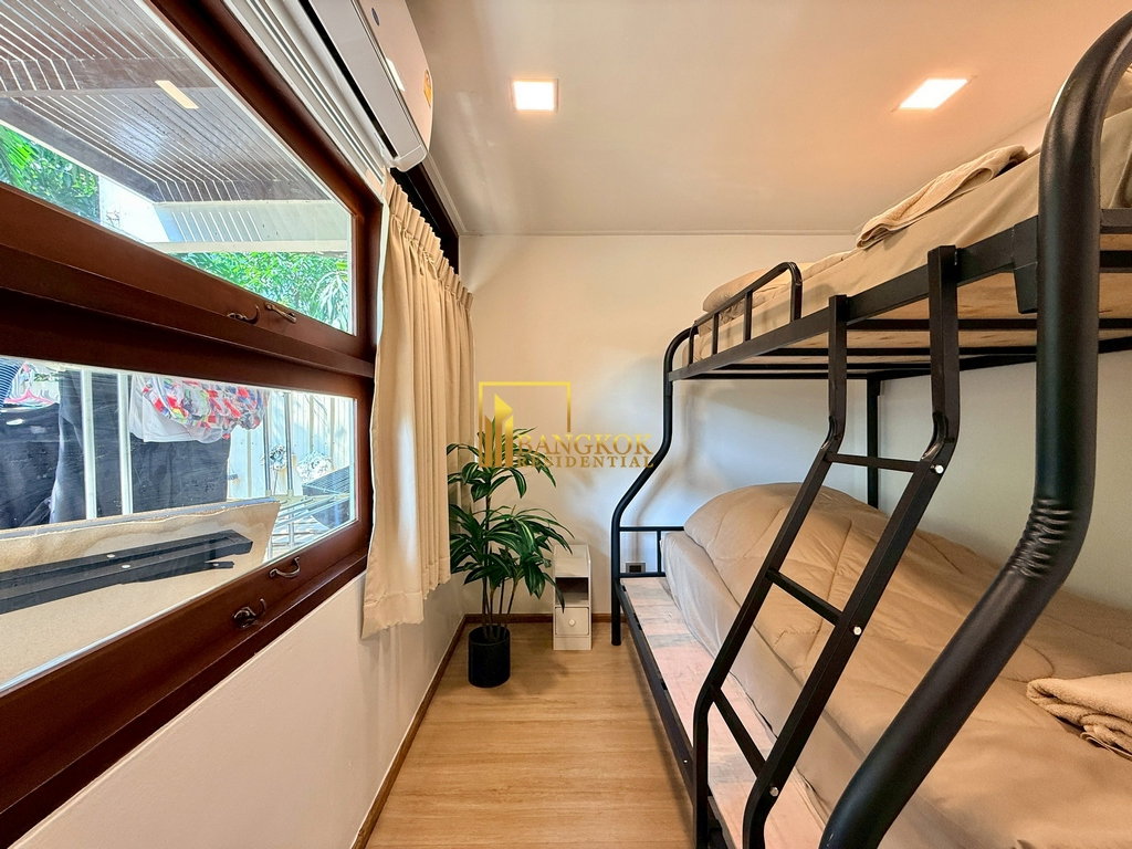 รูป Beautiful 4 Bedroom House For Rent in Ekkamai Area - BR28323SH - รูปที่ 18/46