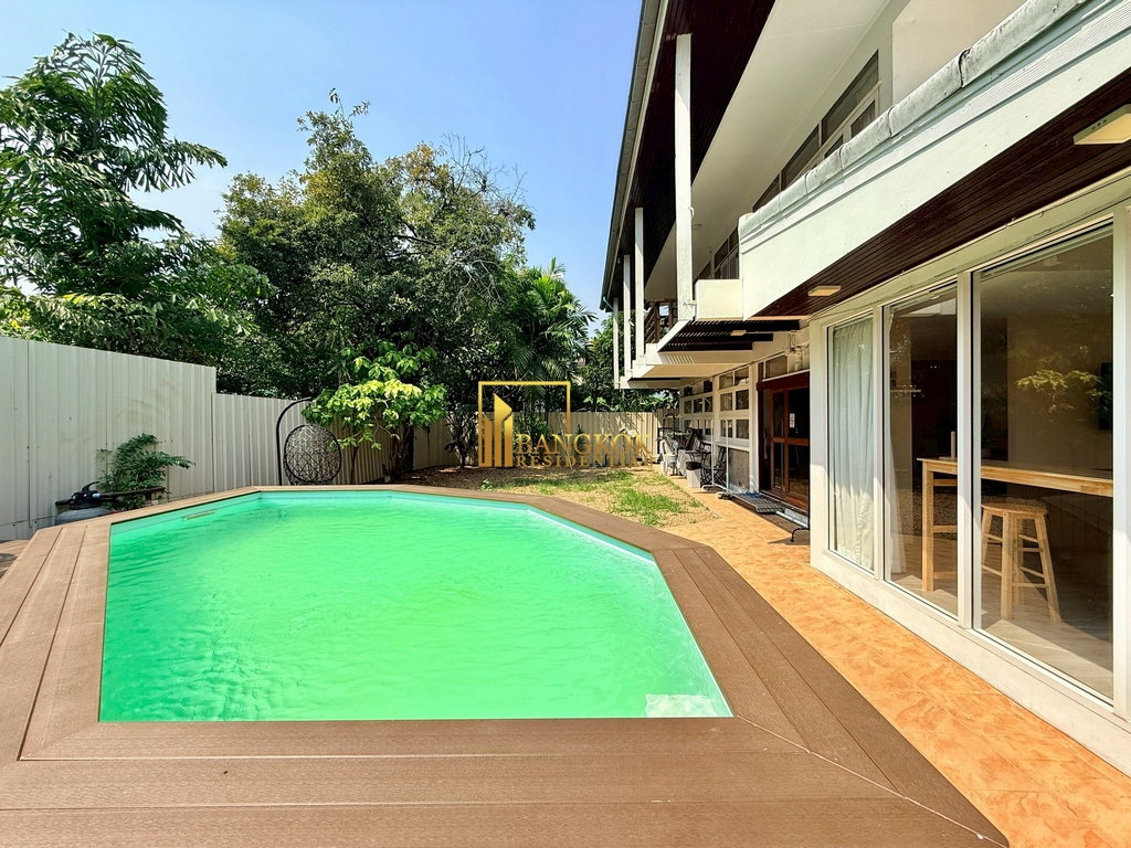 รูป Beautiful 4 Bedroom House For Rent in Ekkamai Area - BR28323SH - รูปที่ 42/46