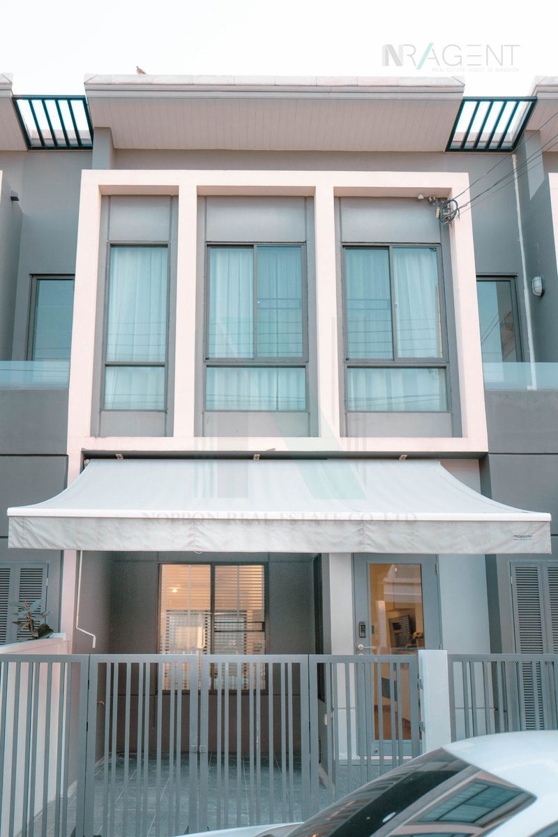 Townhouses for sale : 📌 For Sell Town house PLENO SUKHUMVIT-BANGNA 2-story 3 bedroom 2 bathroom