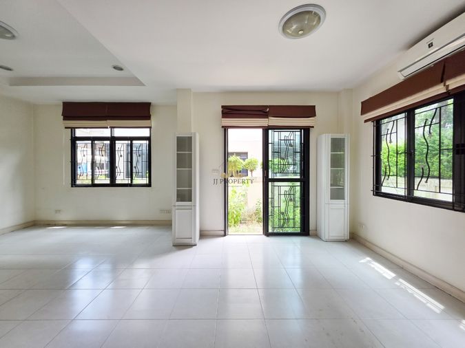3-bed house for sale, 200 sqm, 56 sq wah, Setthasiri Wongwaen - Sukhaphiban 2