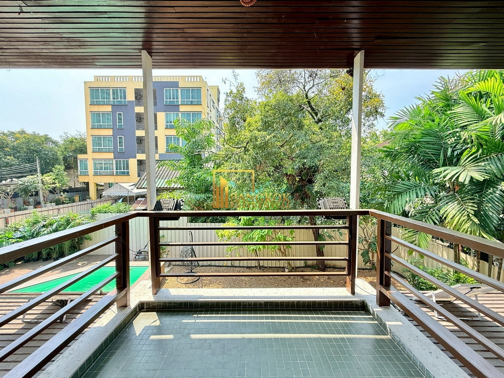 รูป Beautiful 4 Bedroom House For Rent in Ekkamai Area - BR28323SH - รูปที่ 28/46