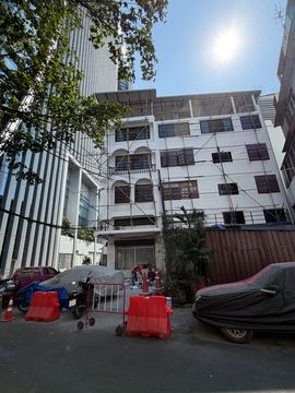  เช่าอาคารพาณิชย์ หน้าสวนจตุจักร ติดซอย เฉยพ่วง พหลโยธิน 18/2