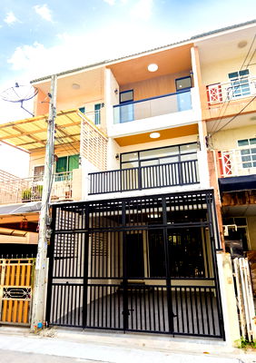 ทาวน์โฮม ถนนประชาอุทิศ ห้วยขวาง : CS022  ✨ น้ อ ง I N D Y ทาวน์เฮ้าส์ 3 ชั้น ทำเลดีเวอร์มากมาย 🏡 ลาดพร้าว 94 ซอยอินทราภรณ์