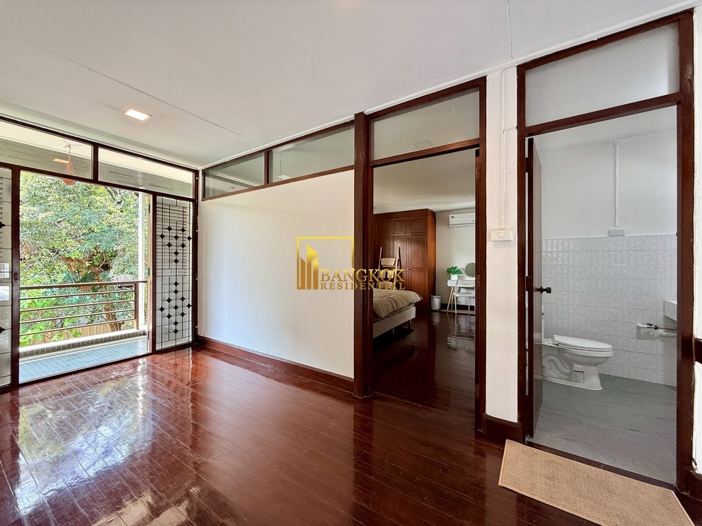 รูป Beautiful 4 Bedroom House For Rent in Ekkamai Area - BR28323SH - รูปที่ 30/46