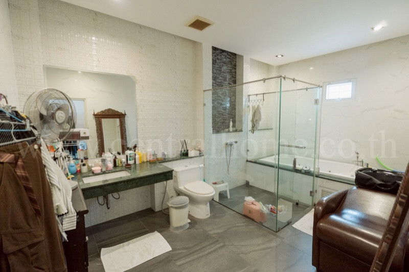 รูป บ้านเดี่ยว คฤหาสน์หรู เนื้อที่ 3-3-8.4 ไร่ บางละมุง - ชลบุรี ใกล้ มอเตอร์เวย์ - รูปที่ 6/47