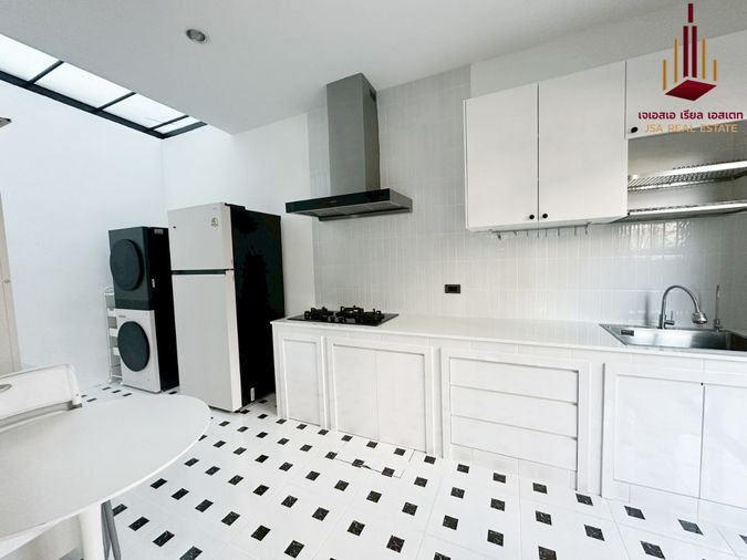 3-bed townhouse for rent, 267 sqm, 31 sq wah, Patio Ratchayothin