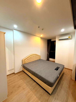 Condos for rent : Ideo Q Chula Samyan【𝐒𝐄𝐋𝐋 & 𝐑𝐄𝐍𝐓】🔥Bright, clean-looking room in every aspect. Minimalist yet luxurious.🔥 Contact Line ID: @hacondo