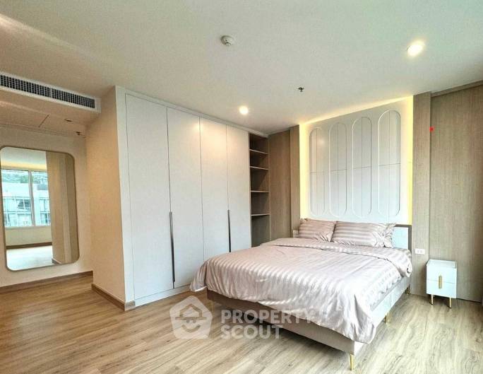 รูป คอนโด 3-ห้องนอน ที่ เดอะ รอยัล ศาลาแดง คอนโดมิเนียม ใกล้ MRT สีลม (ID 2586140) - รูปที่ 4/4