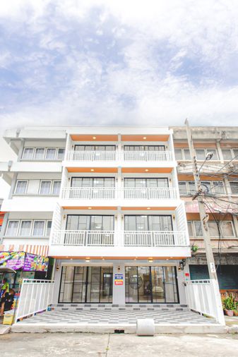 😊 ขายด่วน น้ อ ง อ ม ยิ้ ม 😊😁 -  รี โ น เ ว ท ใ ห ม่ ทั้ ง ห ลั ง  -  อาคารพาณิชย์ 4 ชั้น พื้นที่เยอะ HAPPYLAND สาย 3 ทำเลดี