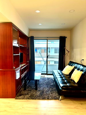 Condos for rent : Thonglor Tower. 3beds 97sqm. Line id: @pfagent