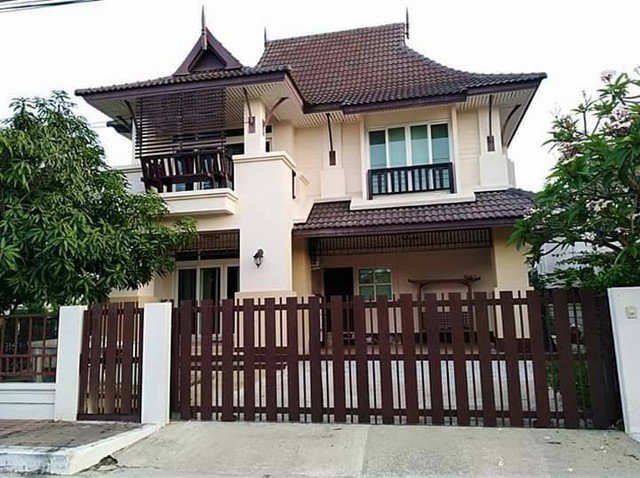 ขายบ้านเดี่ยว : ขายด่วนๆและถูก บ้านเดี่ยว อารีน่า การ์เด้น บางนา-สุวรรณภูมิ บ้านสวย ทำเลดี พร้อมอยู่ บนที่ดิน 68 ตรว. 3 นอน 3 น้ำ พร้อมเฟอร์ฯ