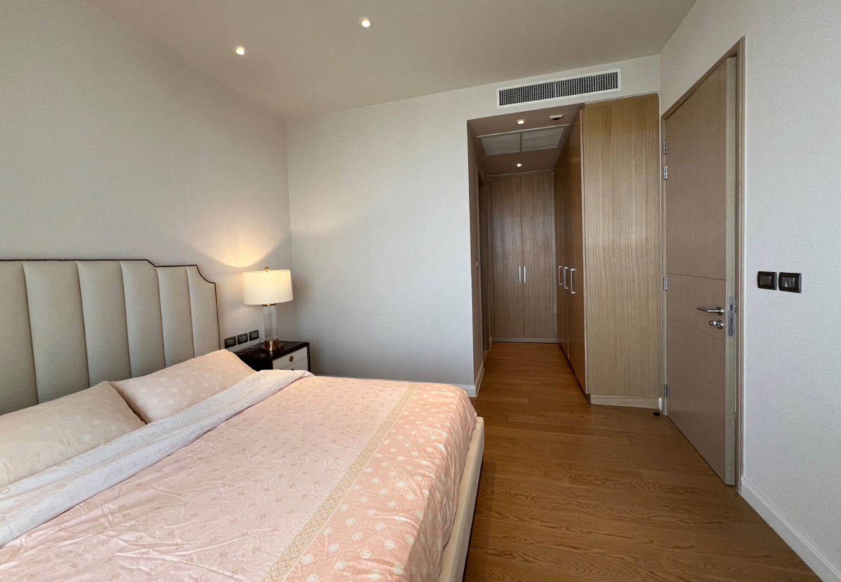 picture Magnolias Waterfront Residences - 5/11