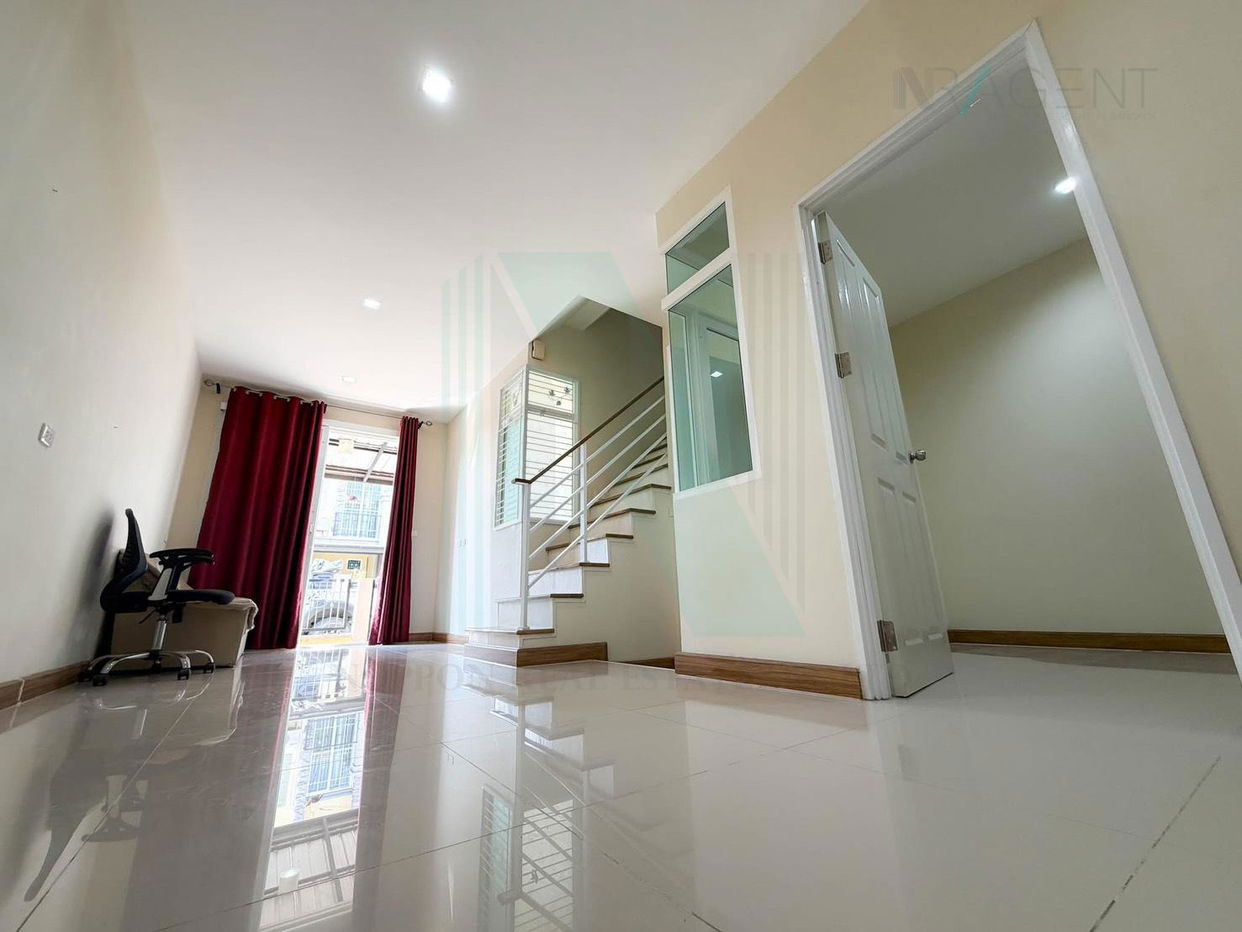 รูป 📌 ขายทาวน์เฮาส์ โครงการ โกลเด้น ทาวน์ 3 สุขสวัสดิ์-พุทธบูชา 2 ชั้น 3 ห้องนอน 2 ห้องน้ำ - รูปที่ 2/8