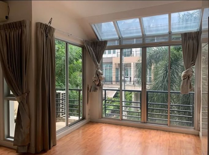 3-bed townhouse for rent, 180 sqm, 22.3 sq wah, Vista Park Ratchada - Ramintra