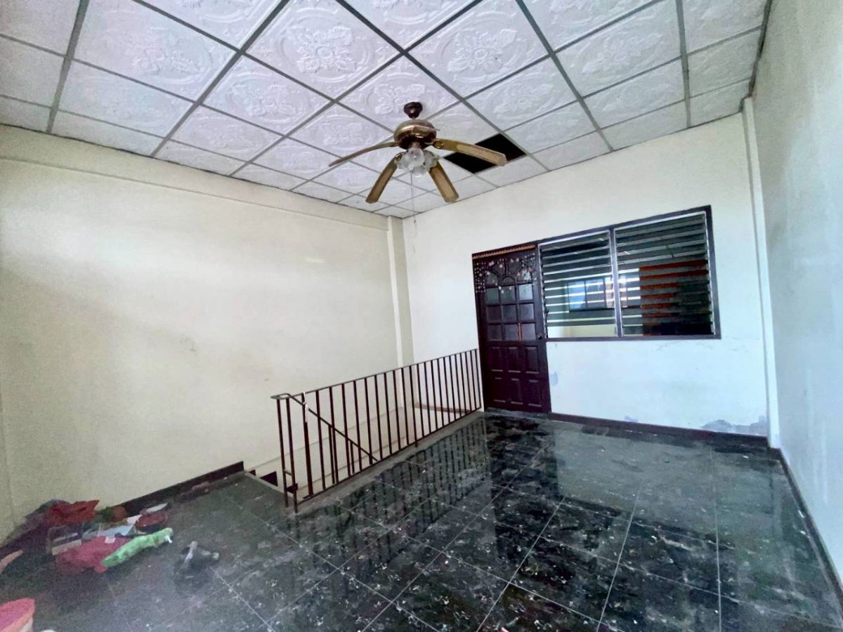 รูป ธนะสิน นวมินทร์ 68 (ตึกแถวขายตามสภาพ) ขายอาคารพาณิชย์ 3.5 ชั้น  หมู่บ้านธนะสิน โครงการ 4  ซอย นวมินทร์ 68 - รูปที่ 11/15