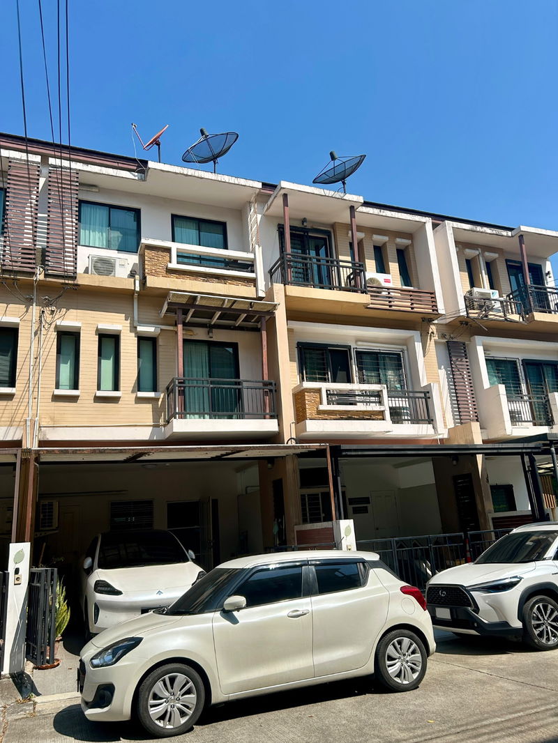 ทาวน์โฮมให้เช่า : TIME HOME RAMA 9 – HUA MAK | SPACIOUS TOWNHOME | 3 BED 3 BATH | 2 PARKING